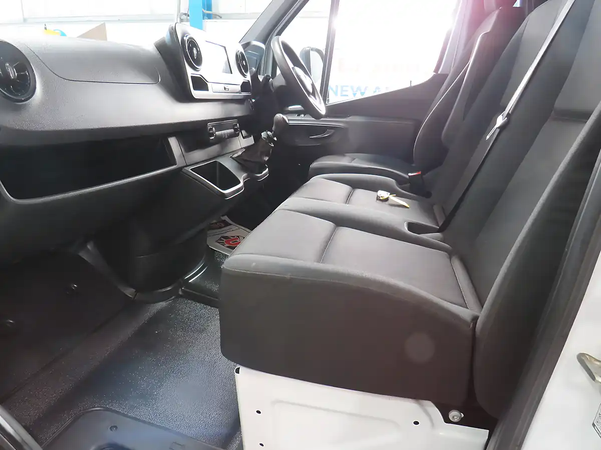 Used 2022 Mercedes-Benz Sprinter Progressive White - Interior and Exterior details 11