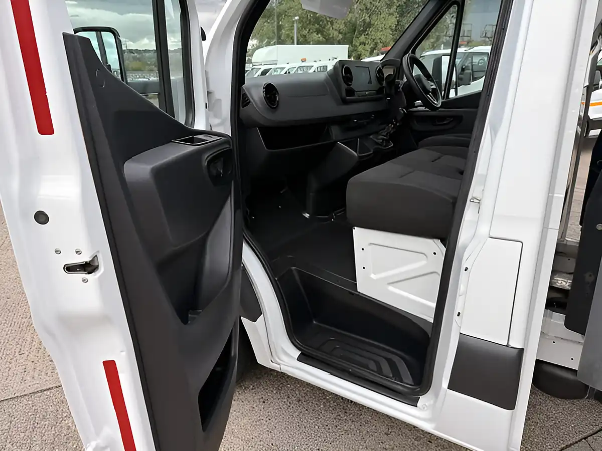 Used 2022 Mercedes-Benz Sprinter Progressive White - Interior and Exterior details 11
