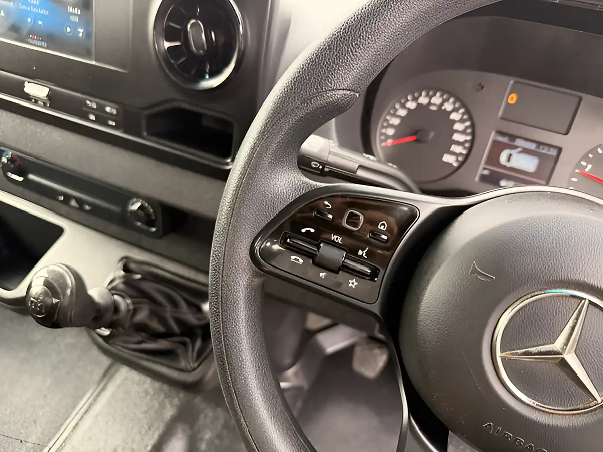 Used 2022 Mercedes-Benz Sprinter Progressive White - Interior and Exterior details 17