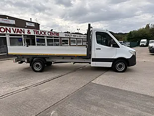 Used 2022 Mercedes-Benz Sprinter Progressive White - Interior and Exterior details 2
