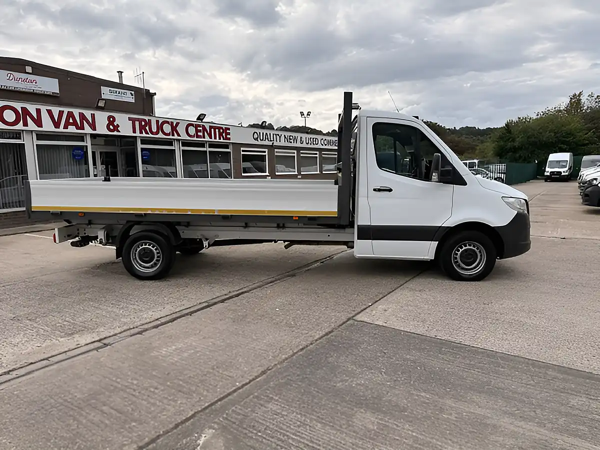 Used 2022 Mercedes-Benz Sprinter Progressive White - Interior and Exterior details 2