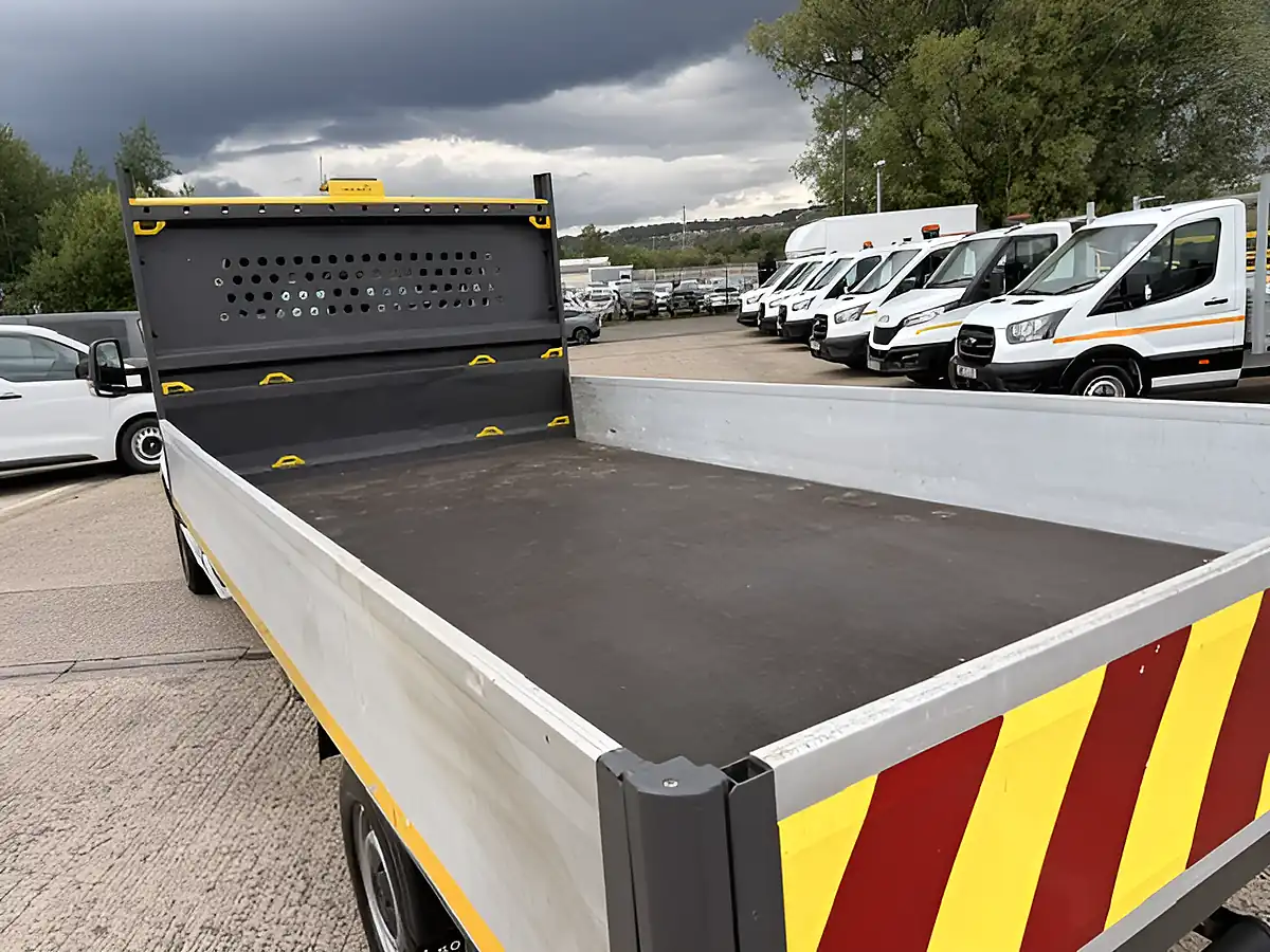 Used 2022 Mercedes-Benz Sprinter Progressive White - Interior and Exterior details 5