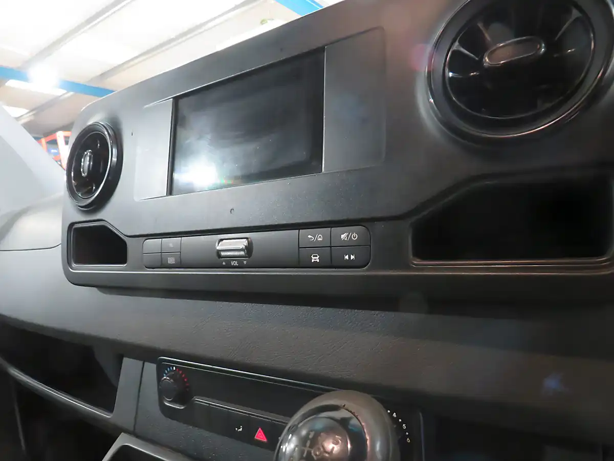 Used 2022 Mercedes-Benz Sprinter Progressive White - Interior and Exterior details 10
