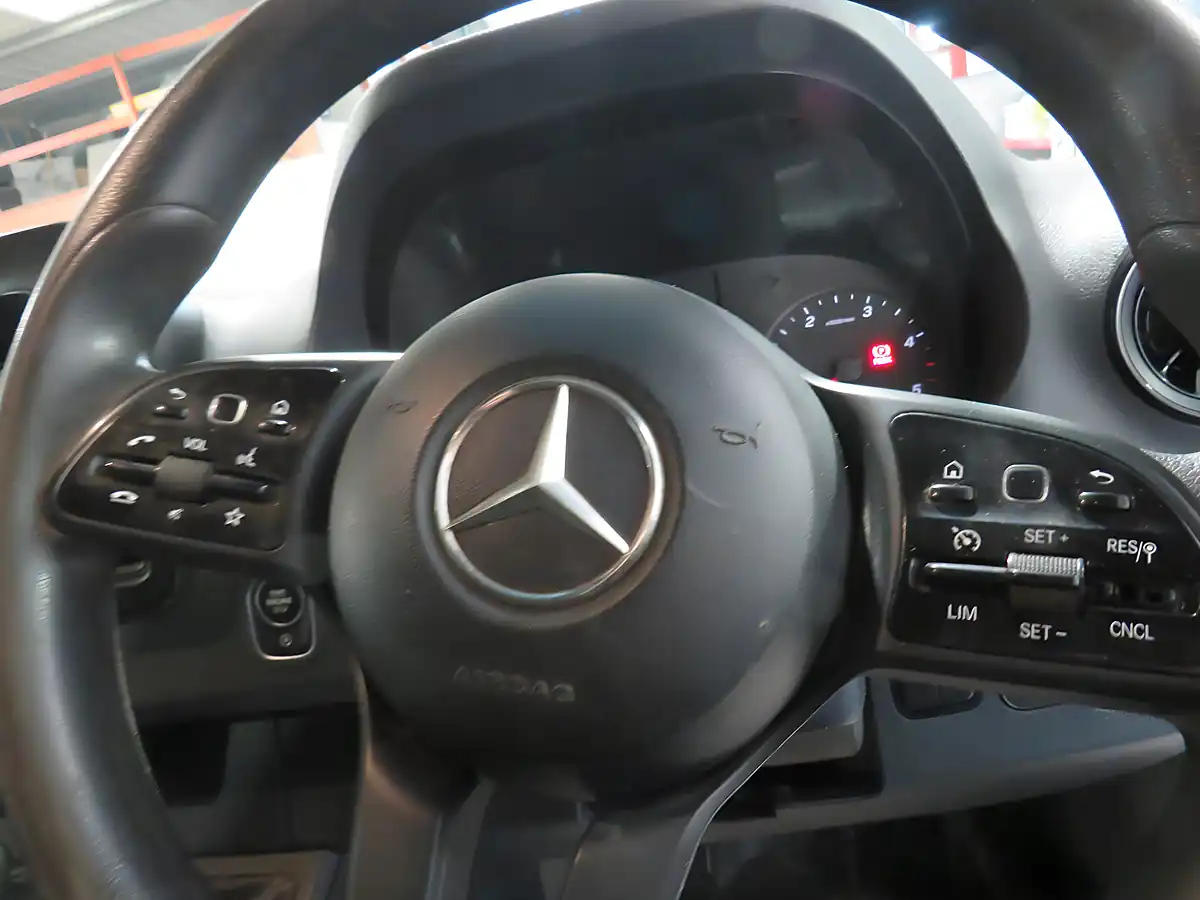 Used 2022 Mercedes-Benz Sprinter Progressive White - Interior and Exterior details 9