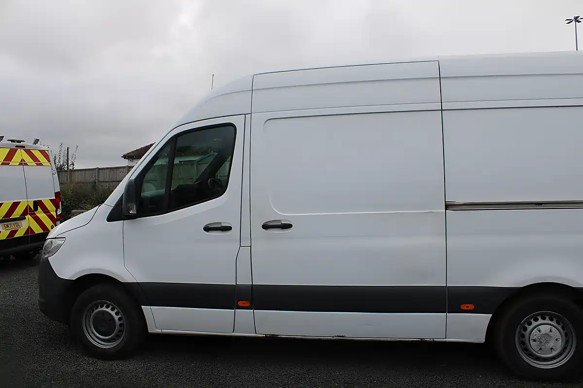 Used 2022 Mercedes-Benz Sprinter Progressive White - Interior and Exterior details 10