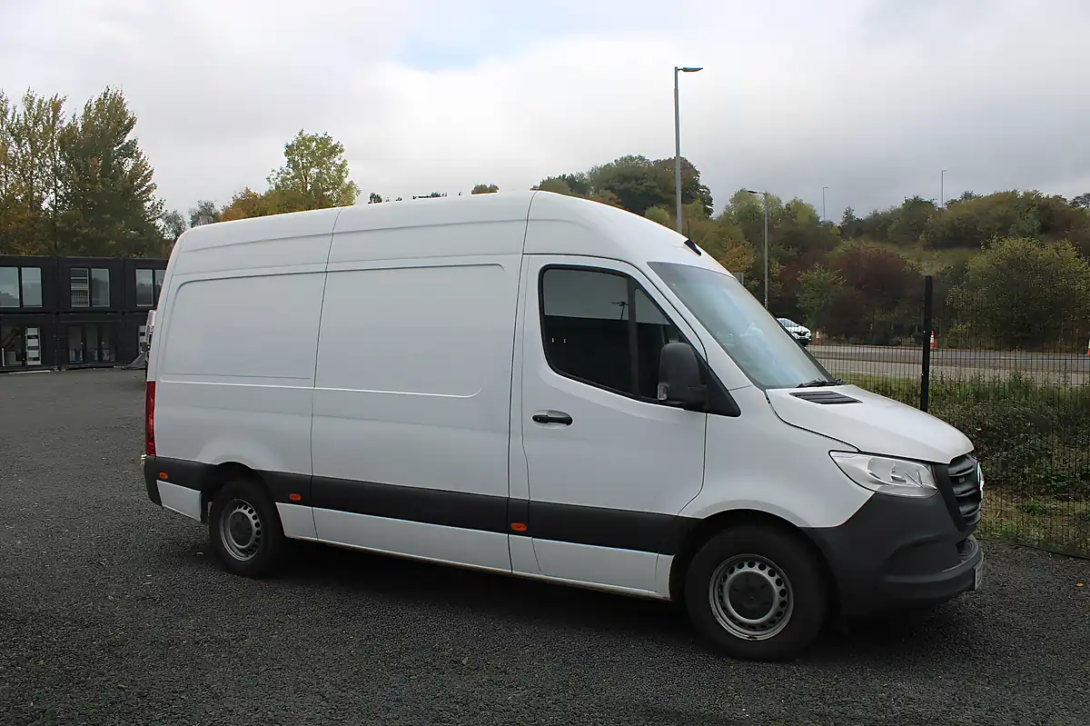 Used 2022 Mercedes-Benz Sprinter Progressive White - Interior and Exterior details 2
