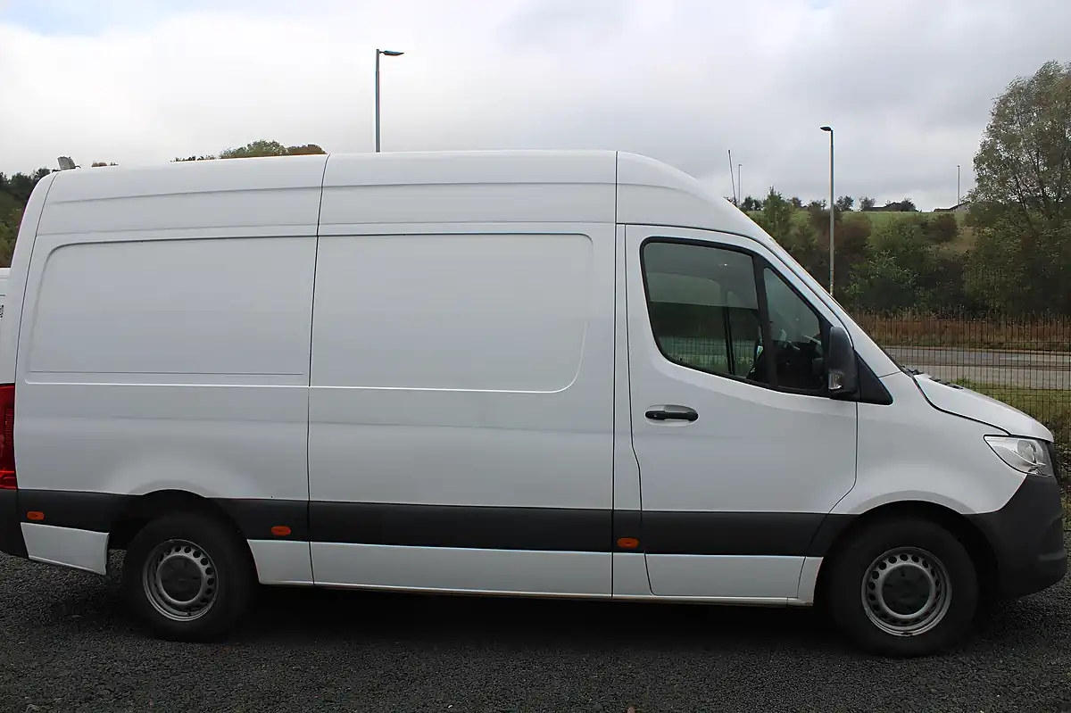 Used 2022 Mercedes-Benz Sprinter Progressive White - Interior and Exterior details 3