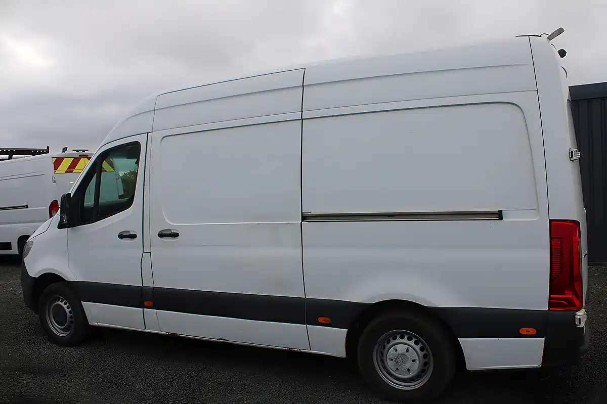Used 2022 Mercedes-Benz Sprinter Progressive White - Interior and Exterior details 8