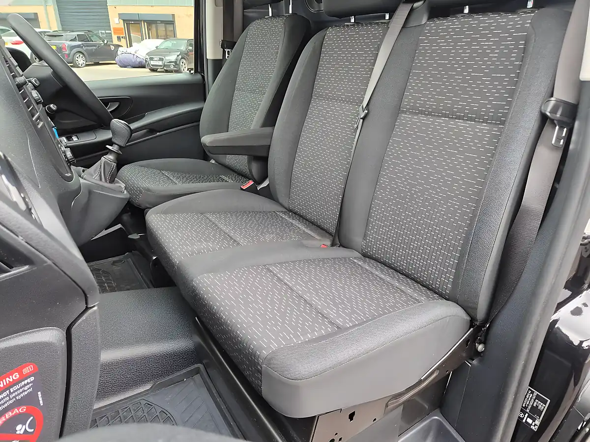 Used 2022 Mercedes-Benz Vito Progressive Black - Interior and Exterior details 18