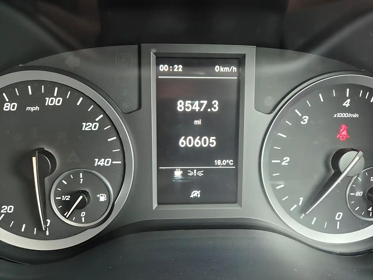 Used 2022 Mercedes-Benz Vito Progressive Black - Interior and Exterior details 5