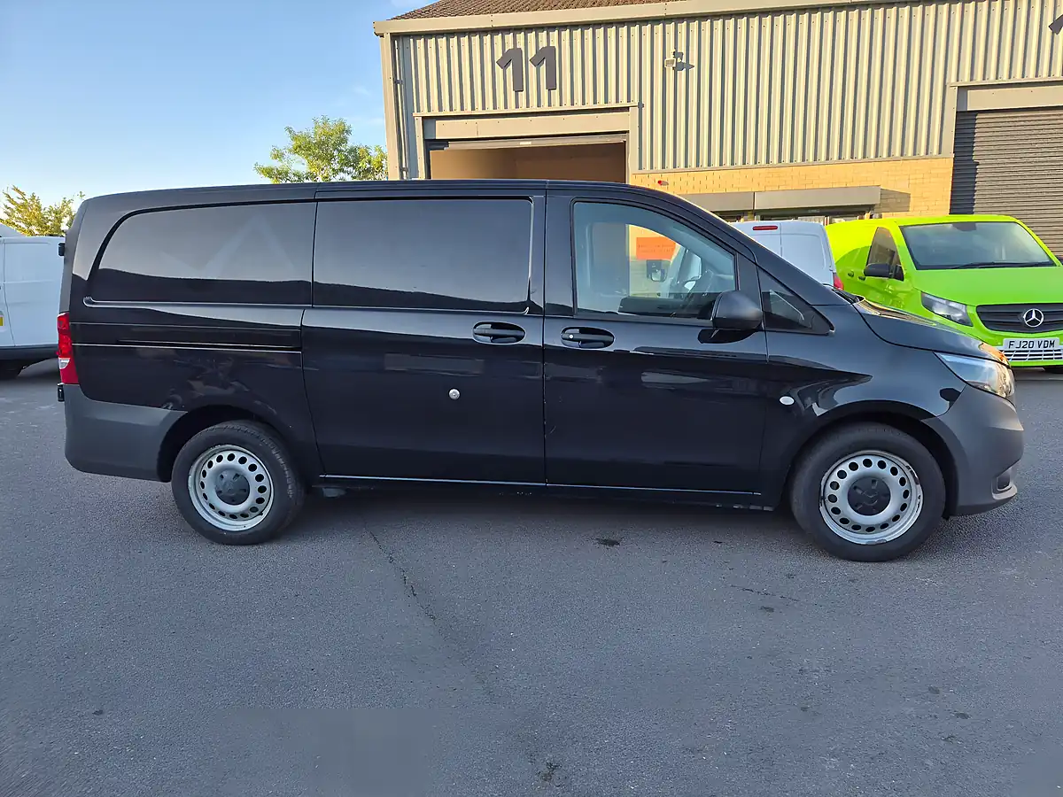 Used 2022 Mercedes-Benz Vito Progressive Black - Interior and Exterior details 11