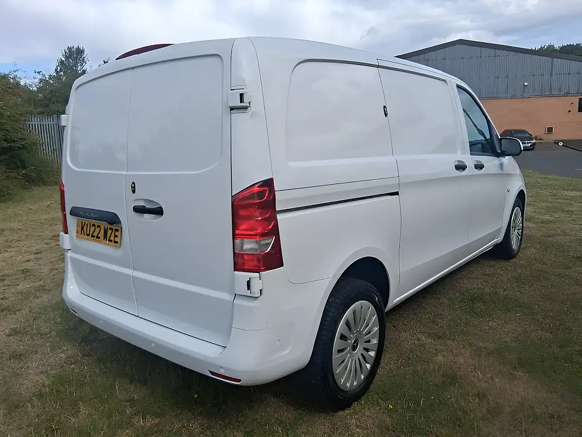 Used 2022 Mercedes-Benz Vito Progressive Plus White - Interior and Exterior details 5