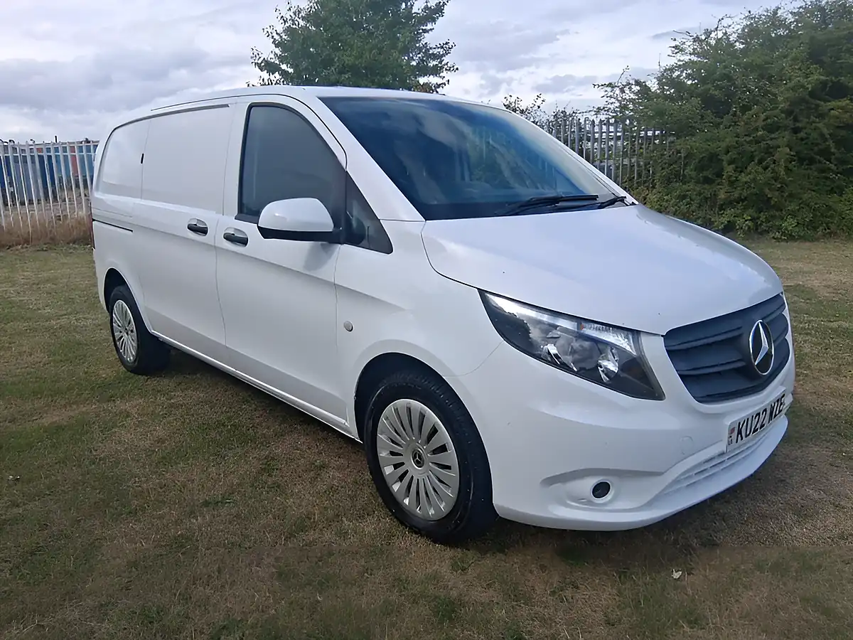 Used 2022 Mercedes-Benz Vito Progressive Plus White - Interior and Exterior details 7