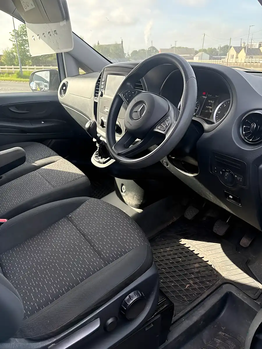 Used 2022 Mercedes-Benz Vito Progressive White - Interior and Exterior details 9