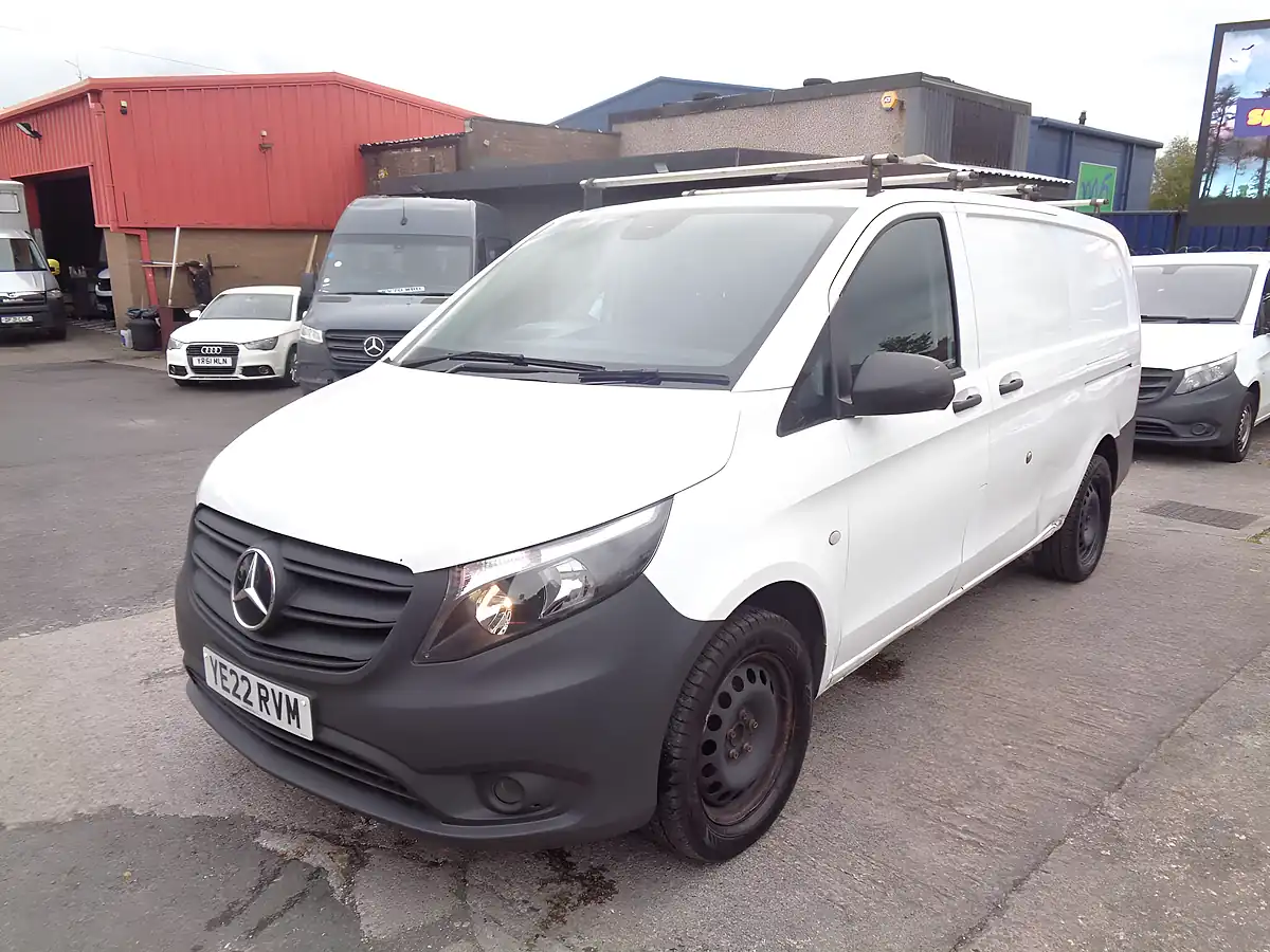 Used 2022 Mercedes-Benz Vito Progressive White - Interior and Exterior details 4