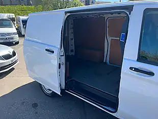 Used 2022 Mercedes-Benz Vito Progressive White - Interior and Exterior details 11