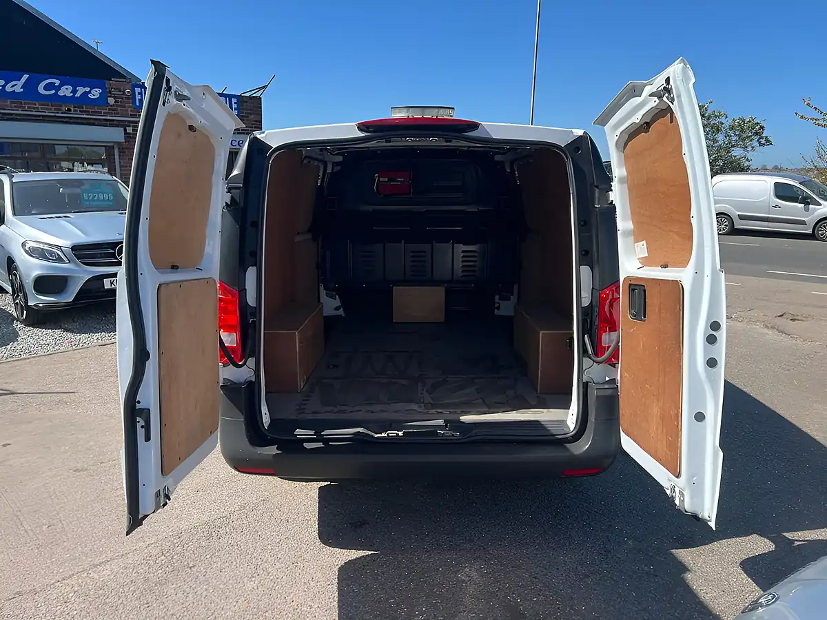 Used 2022 Mercedes-Benz Vito Progressive White - Interior and Exterior details 12