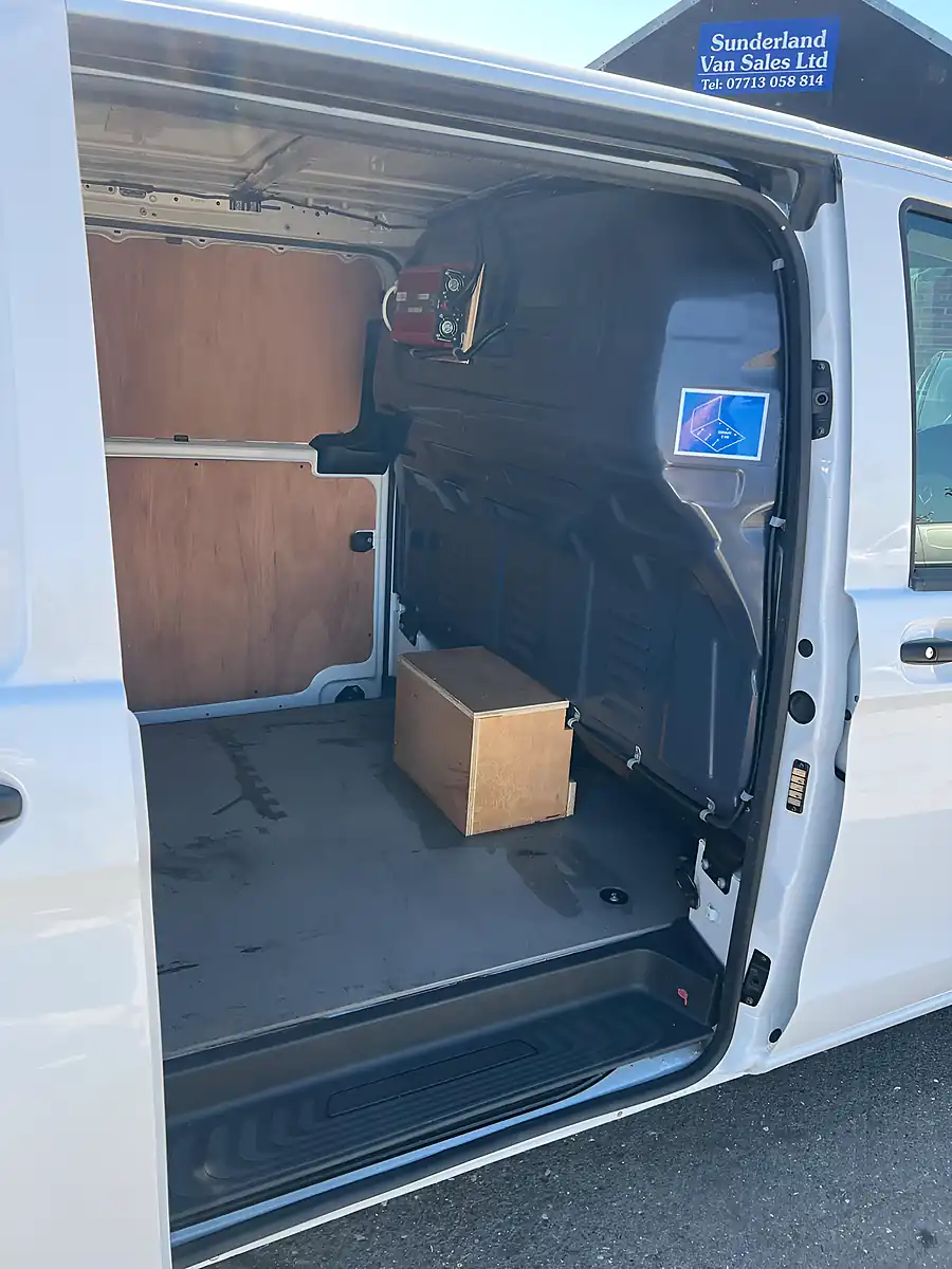 Used 2022 Mercedes-Benz Vito Progressive White - Interior and Exterior details 13
