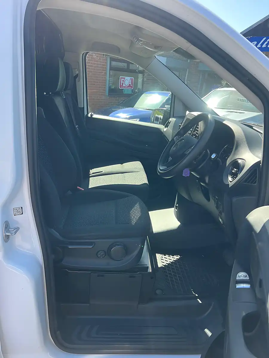Used 2022 Mercedes-Benz Vito Progressive White - Interior and Exterior details 19