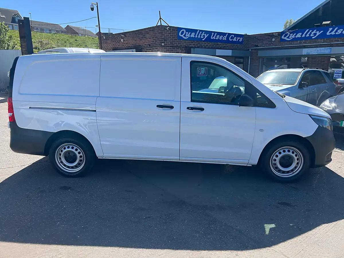 Used 2022 Mercedes-Benz Vito Progressive White - Interior and Exterior details 8
