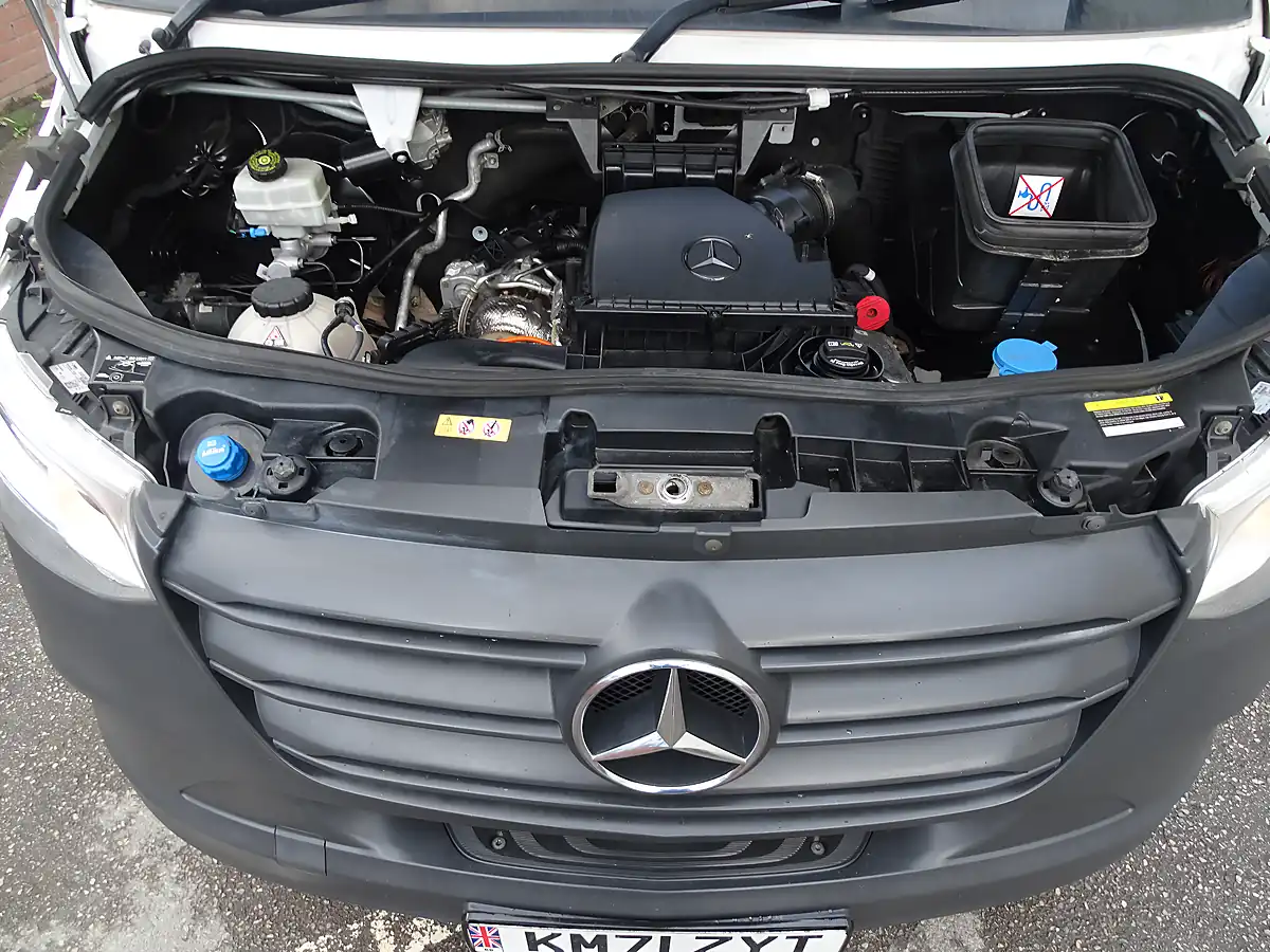 Used 2022 Mercedes Sprinter Progressive White - Interior and Exterior details 18