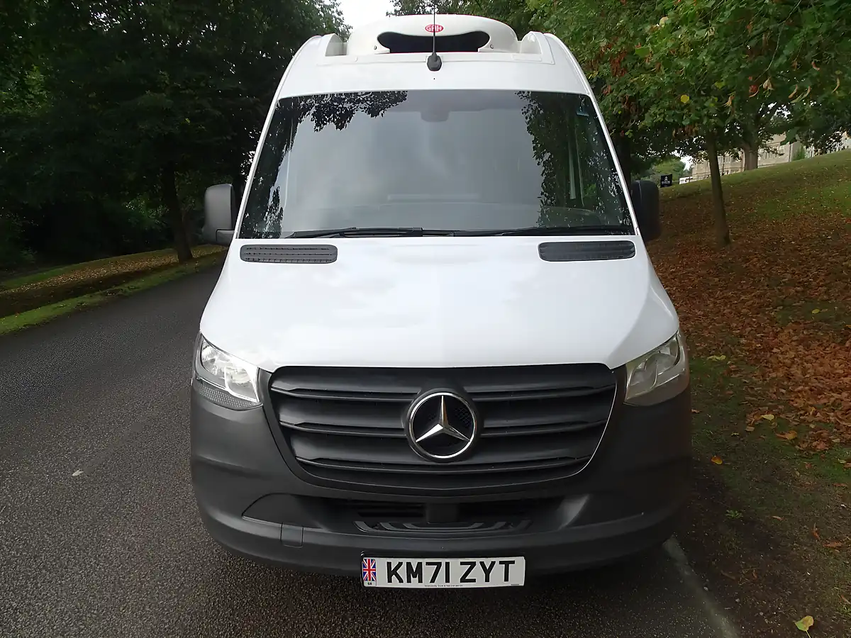 Used 2022 Mercedes Sprinter Progressive White - Interior and Exterior details 6