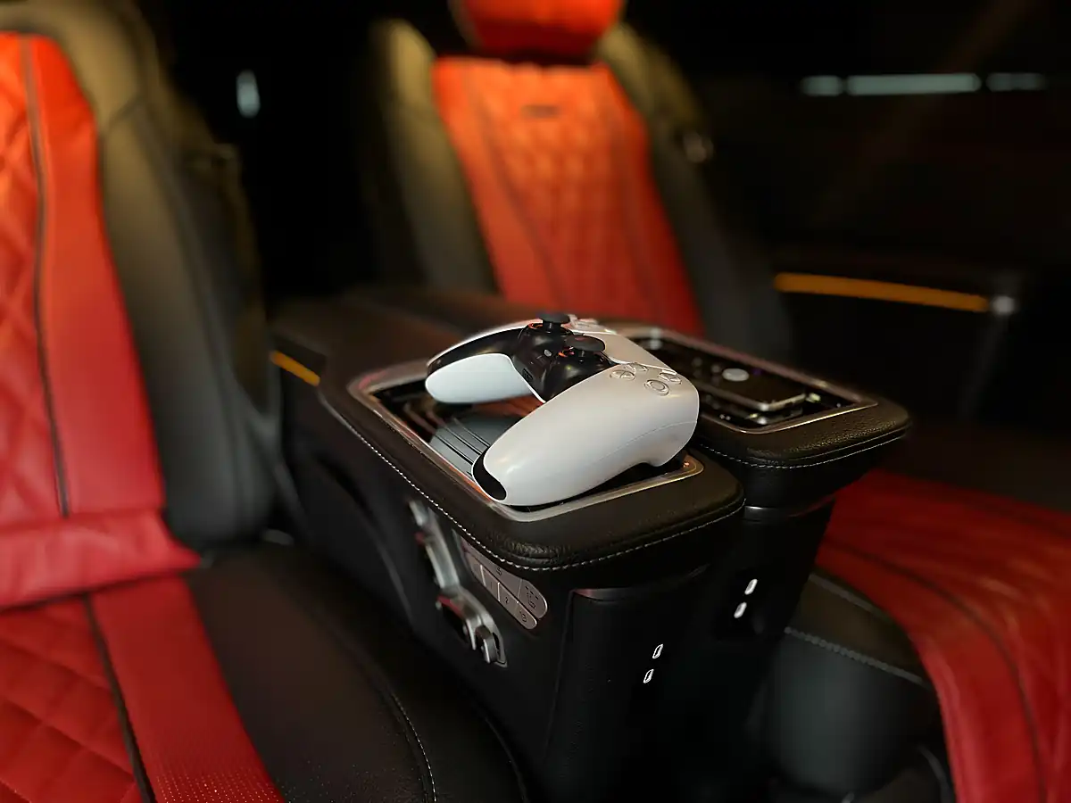 Used 2022 Mercedes V220 AMG Line Black - Interior and Exterior details 17