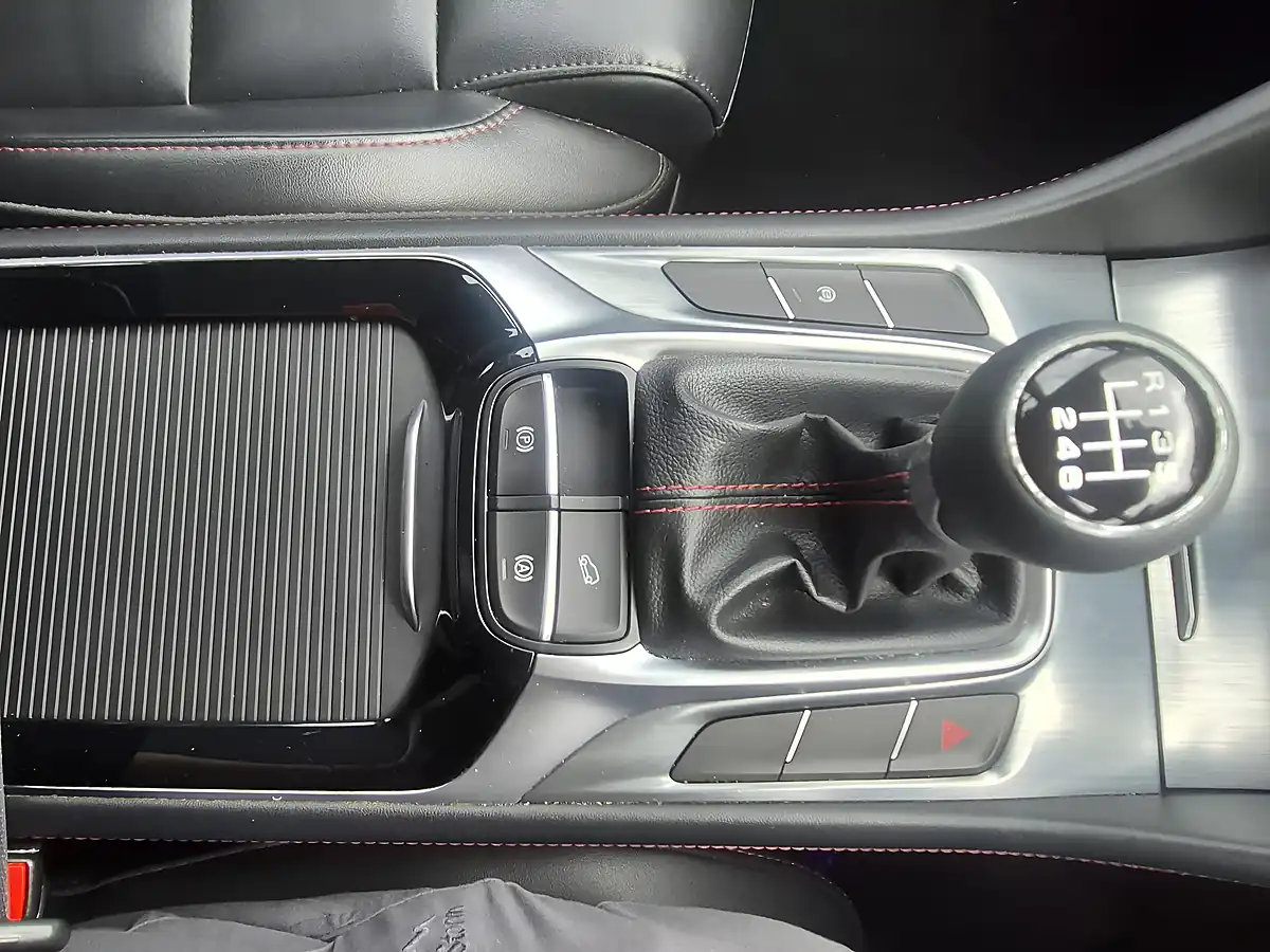 Used 2022 MG Hs Excite Holborn Blue - Interior and Exterior details 16