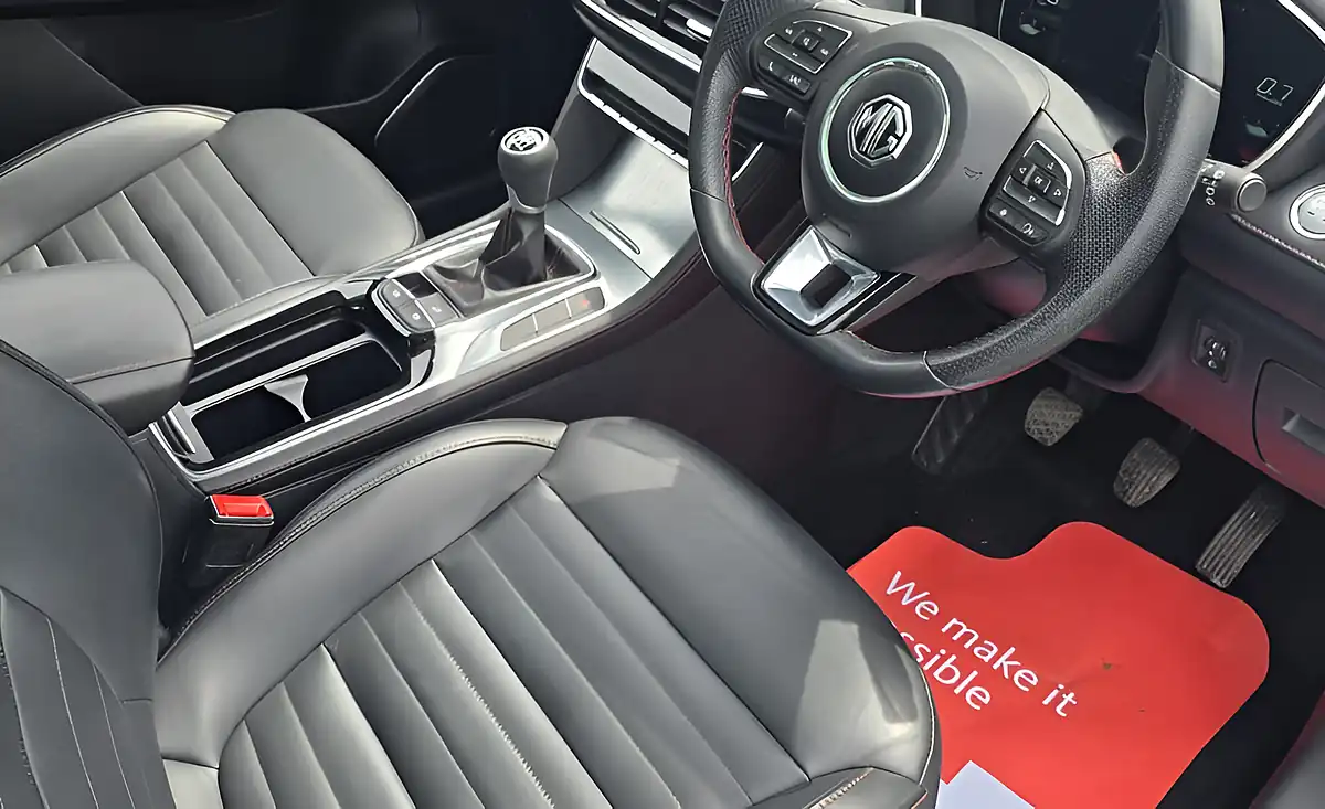 Used 2022 MG Hs Exclusive Arctic White - Interior and Exterior details 12