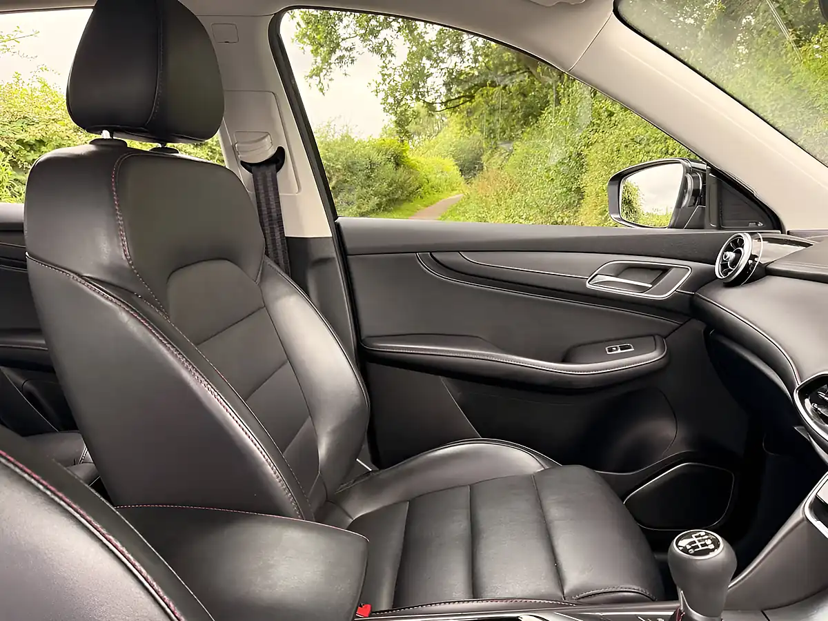 Used 2022 MG MG Hs Excite Black - Interior and Exterior details 10