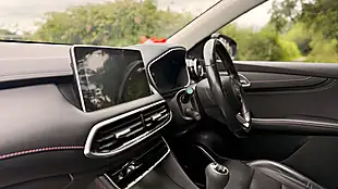 Used 2022 MG MG Hs Excite Black - Interior and Exterior details 17