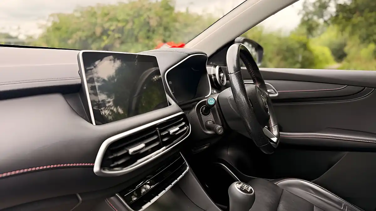Used 2022 MG MG Hs Excite Black - Interior and Exterior details 17