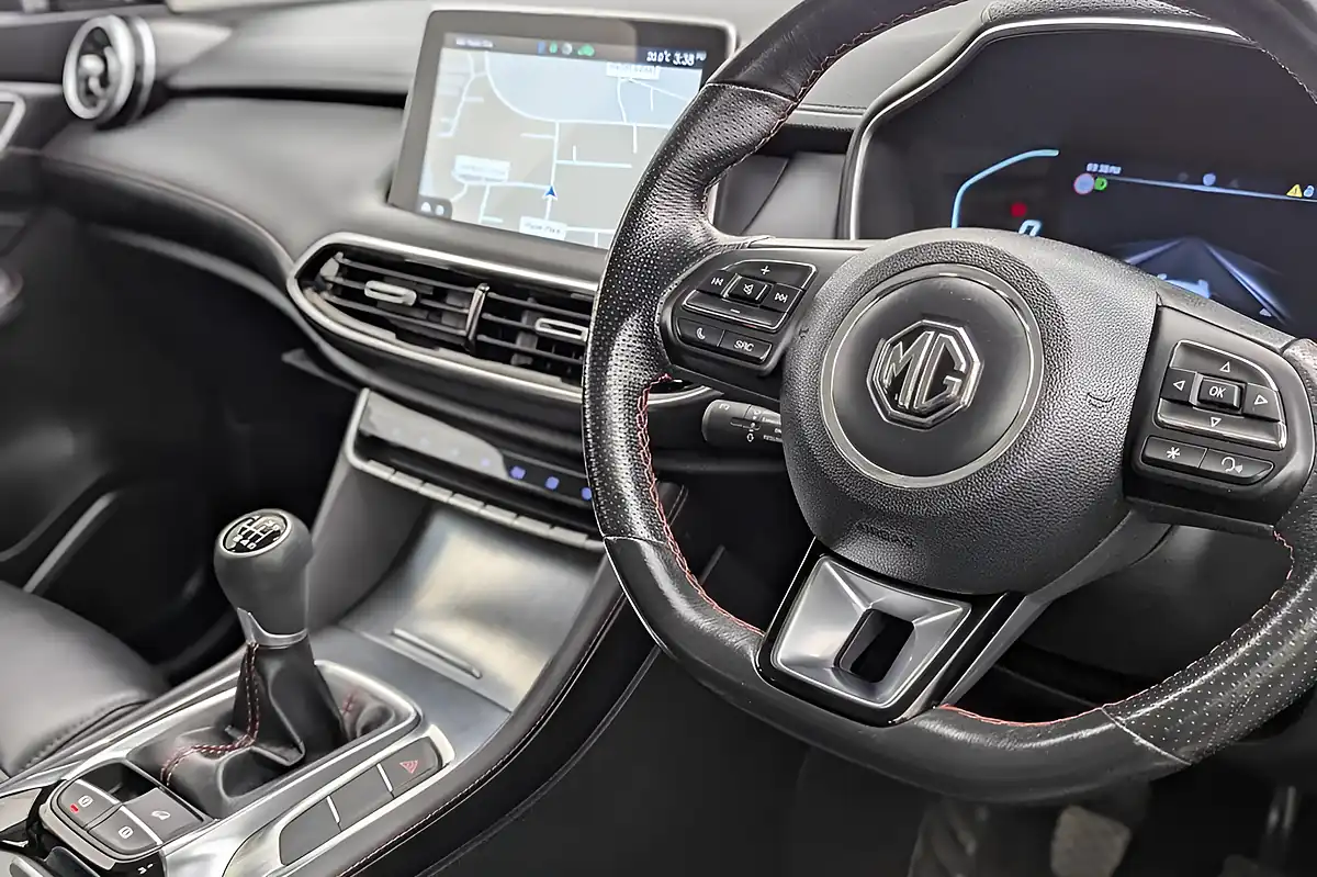 Used 2022 MG MG Hs Excite Black - Interior and Exterior details 15