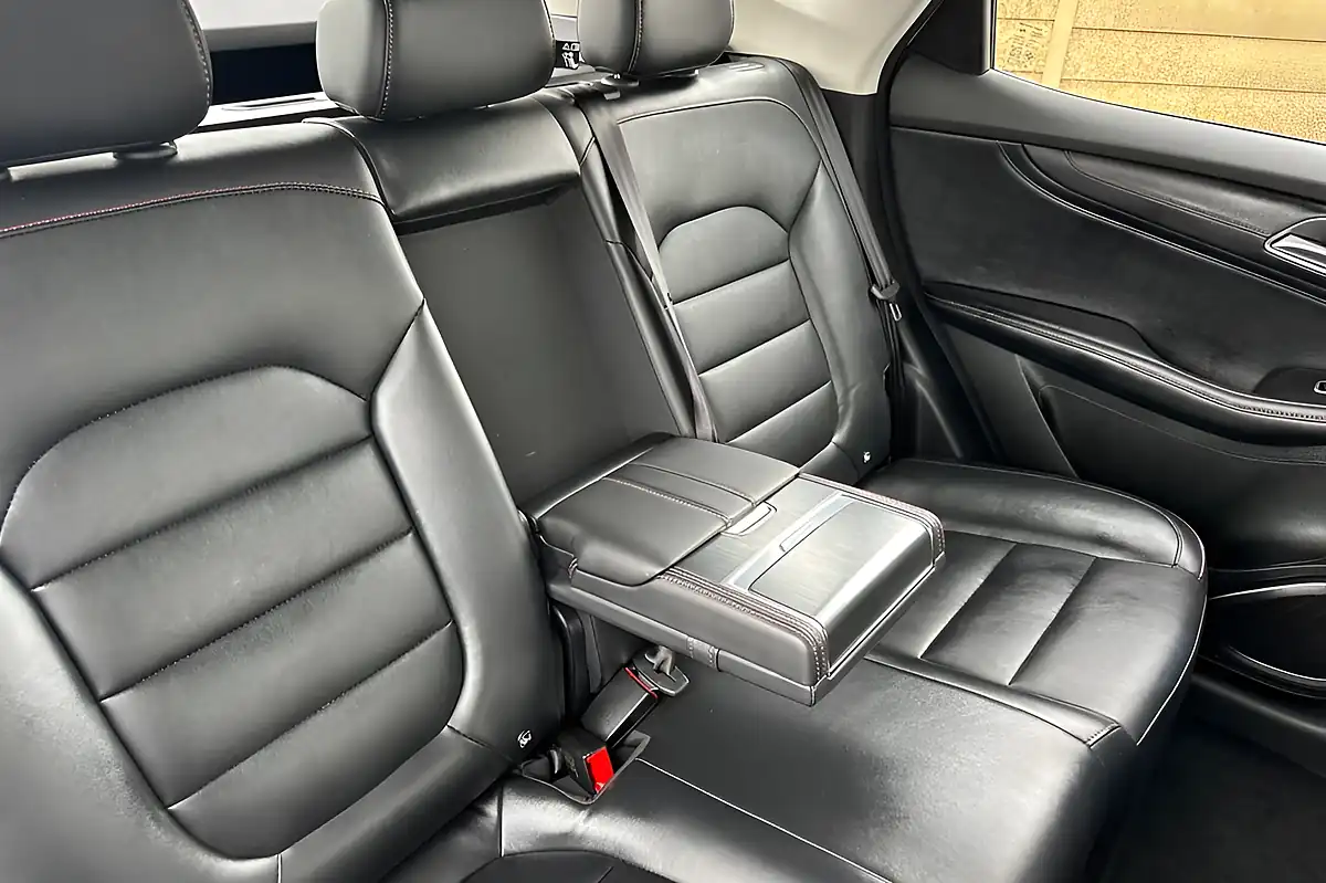 Used 2022 MG MG Hs Excite White - Interior and Exterior details 17
