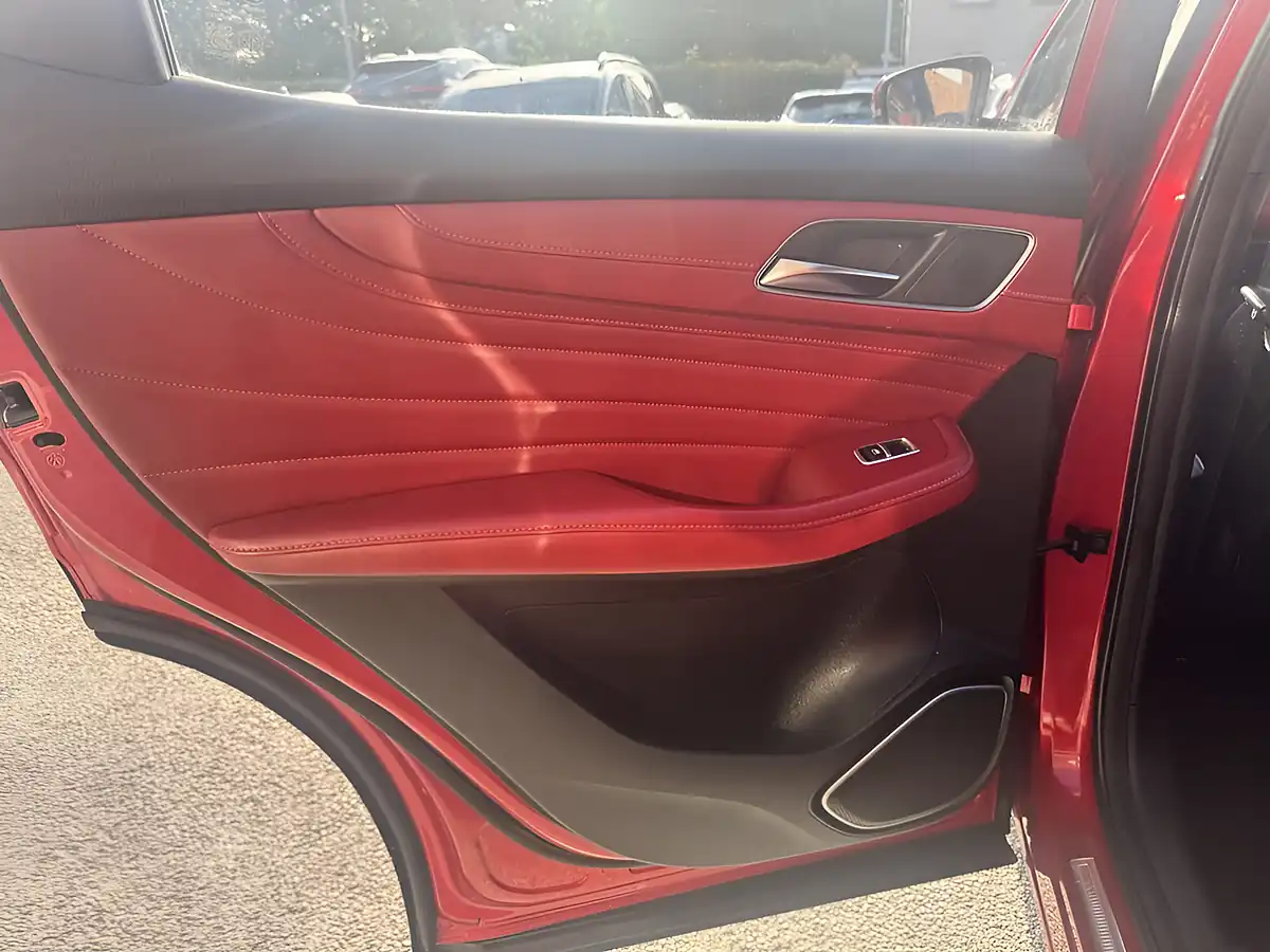 Used 2022 MG MG Hs Exclusive Red - Interior and Exterior details 13