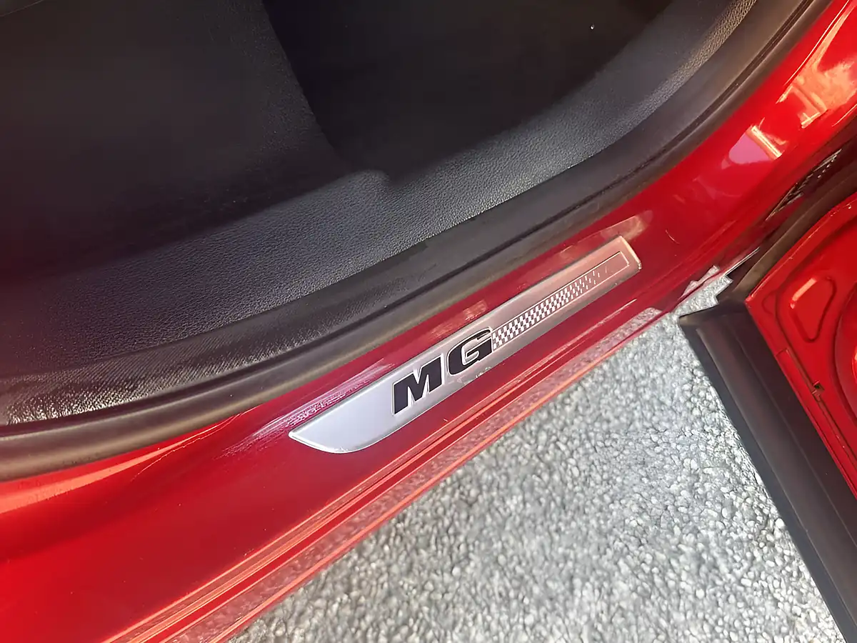 Used 2022 MG MG Hs Exclusive Red - Interior and Exterior details 17