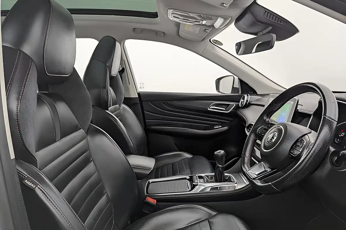Used 2022 MG MG Hs Exclusive White - Interior and Exterior details 2