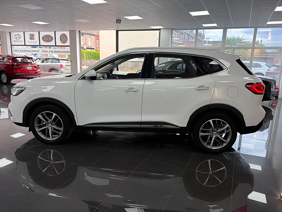 Used 2022 MG MG Hs Exclusive White - Interior and Exterior details 13