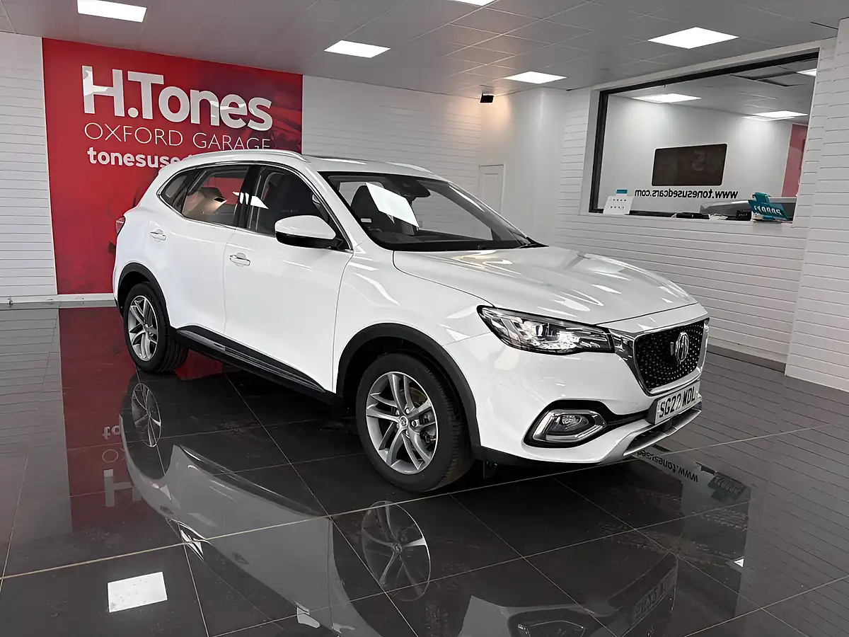 Used 2022 MG MG Hs Exclusive White - Interior and Exterior details 2