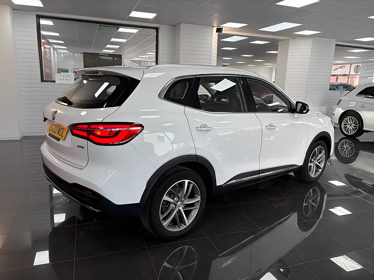 Used 2022 MG MG Hs Exclusive White - Interior and Exterior details 4