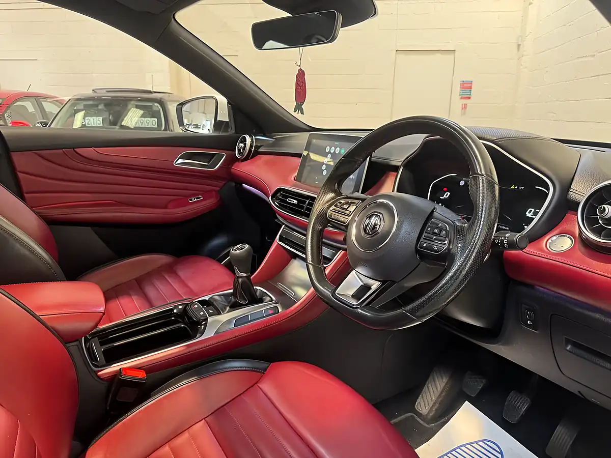 Used 2022 MG MG Hs Exclusive White - Interior and Exterior details 14
