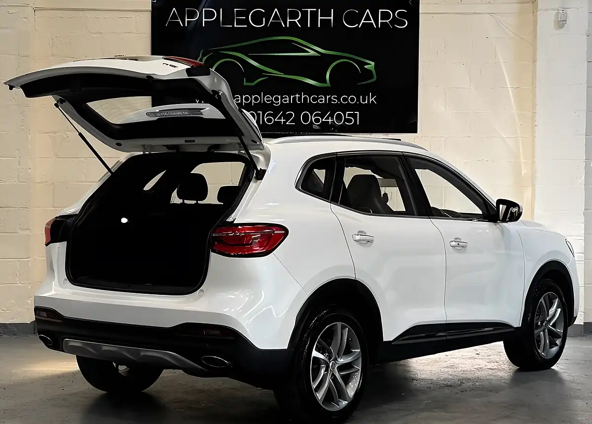 Used 2022 MG MG Hs Exclusive White - Interior and Exterior details 4