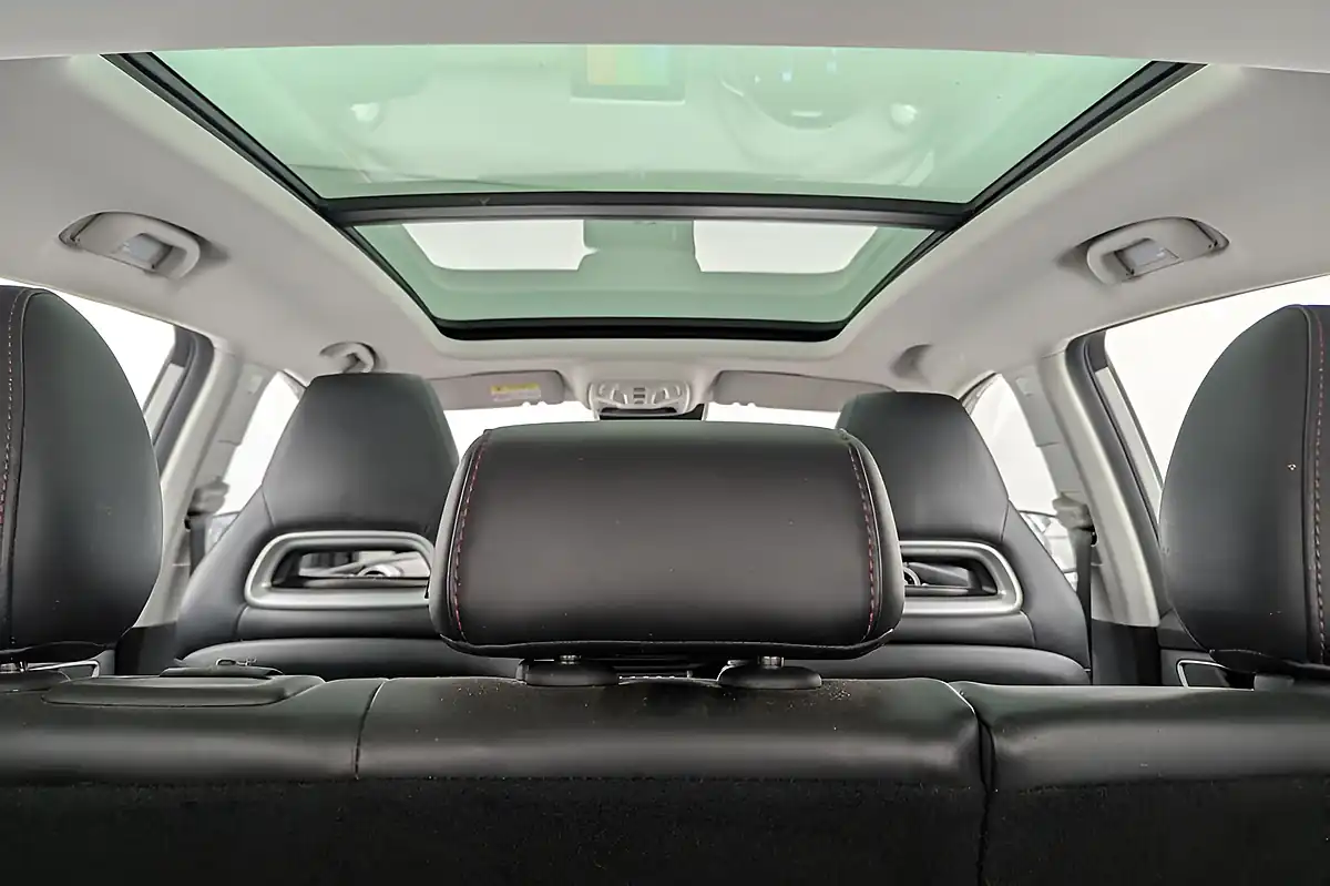 Used 2022 MG MG Hs Exclusive White - Interior and Exterior details 10