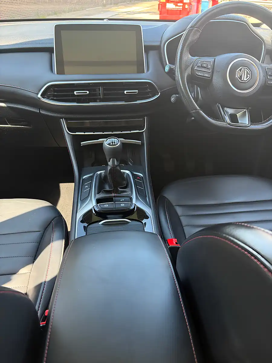 Used 2022 MG MG Hs Exclusive White - Interior and Exterior details 12