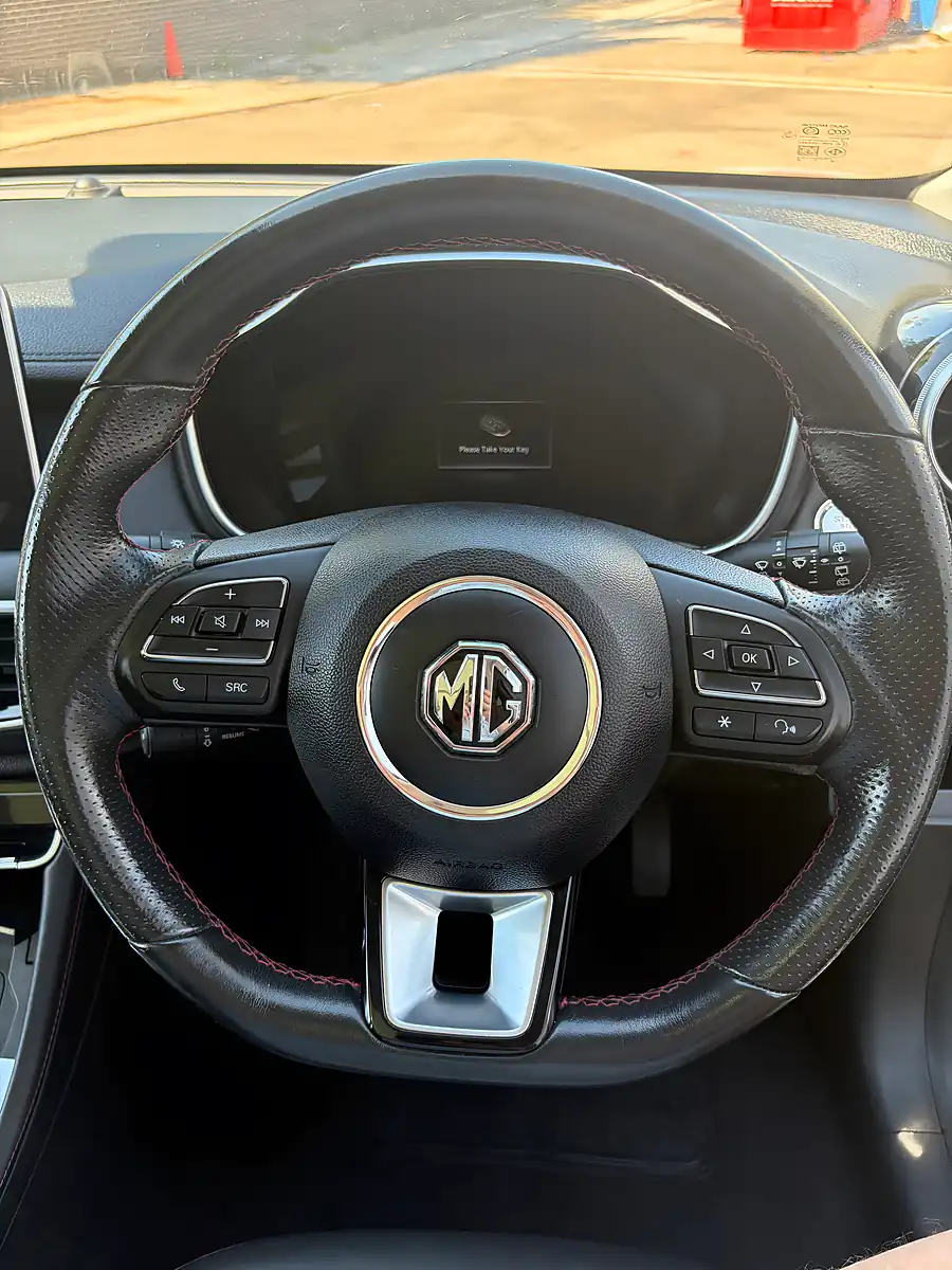 Used 2022 MG MG Hs Exclusive White - Interior and Exterior details 13