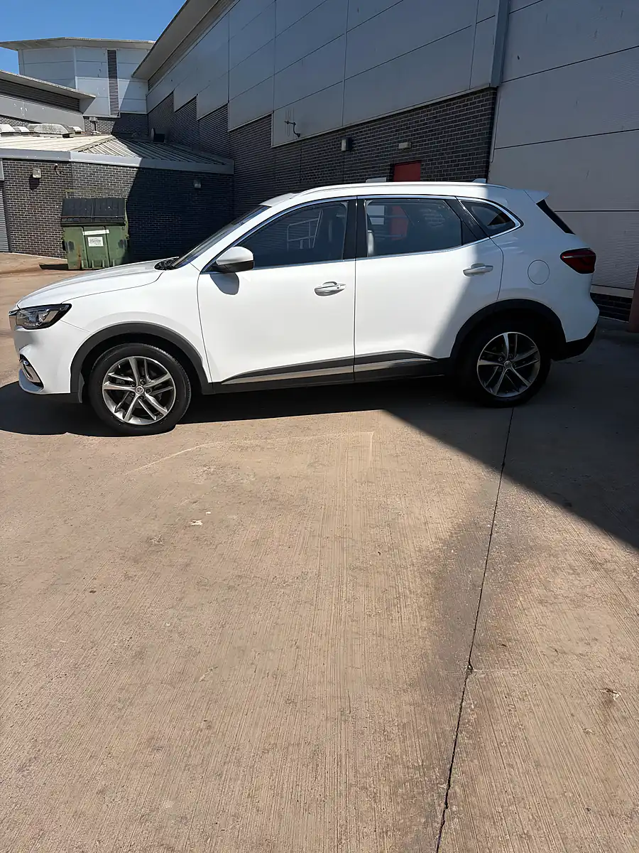 Used 2022 MG MG Hs Exclusive White - Interior and Exterior details 2