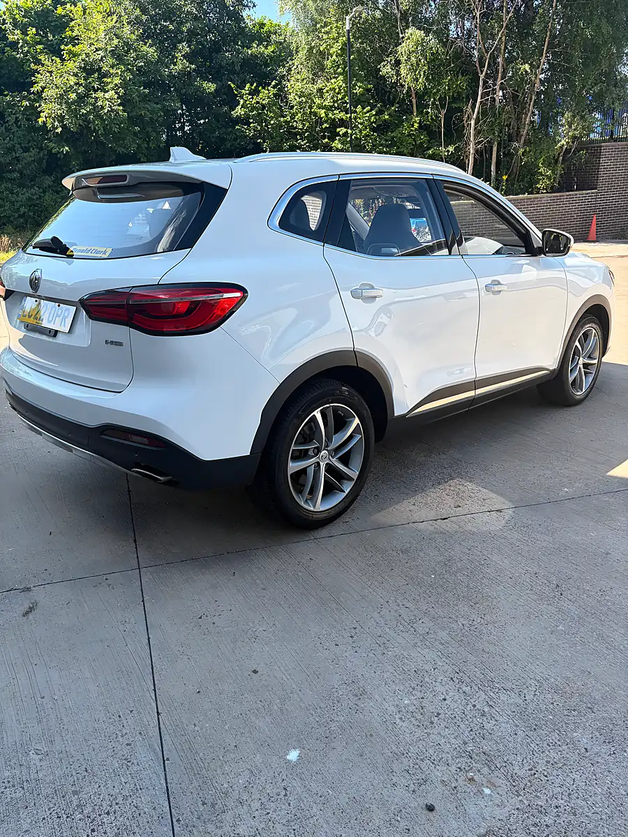 Used 2022 MG MG Hs Exclusive White - Interior and Exterior details 5