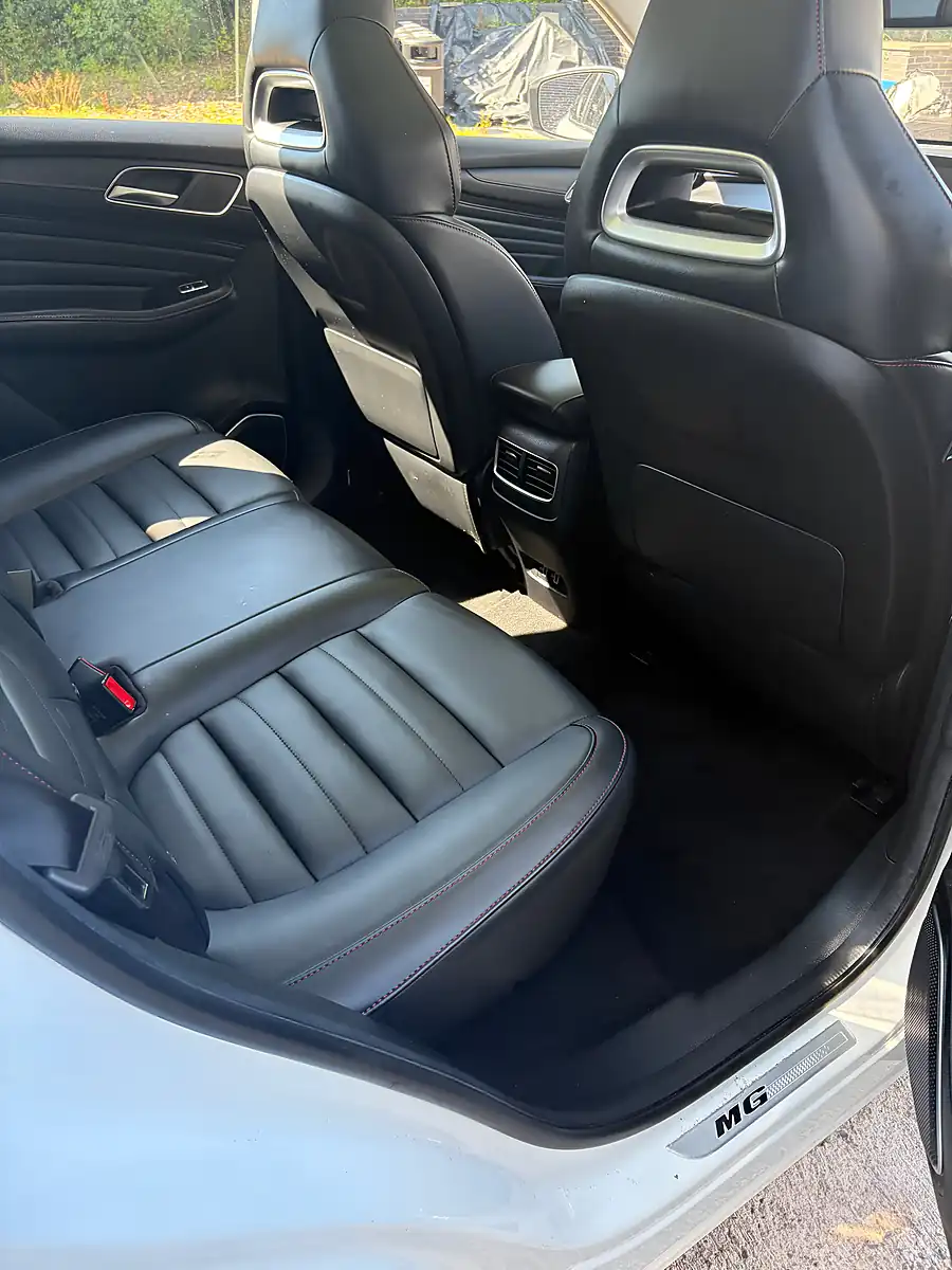 Used 2022 MG MG Hs Exclusive White - Interior and Exterior details 9