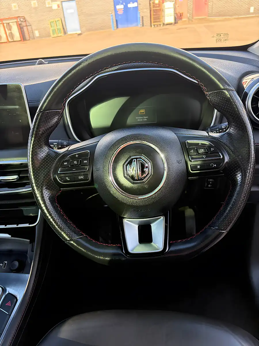 Used 2022 MG MG Hs Exclusive White - Interior and Exterior details 13