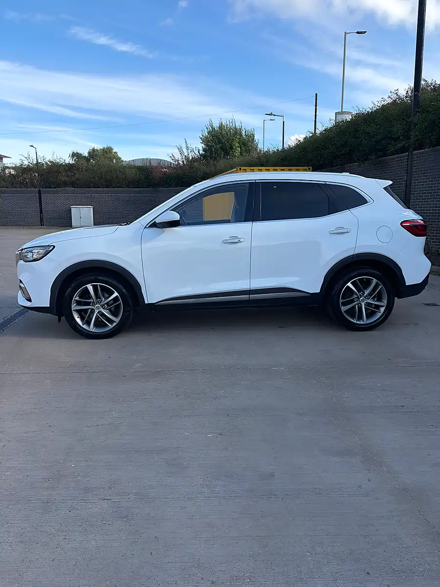 Used 2022 MG MG Hs Exclusive White - Interior and Exterior details 2